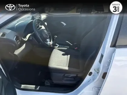 Photo 10 Toyota Yaris  70 VVT-i Dynamic Business 5p MY21