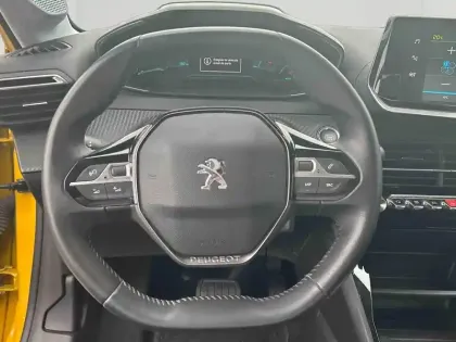 Photo 11 Peugeot 208  e- 136ch Active