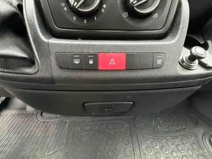 Photo 13 Peugeot Boxer  Fg 330 L2H2 2.2 BlueHDi S&S 120ch