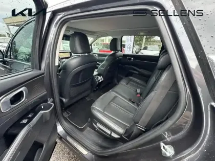 Photo 11 Kia Sorento  1.6 T-GDi 265ch PHEV Design BVA6 4x4 7 places