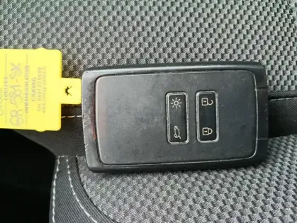 Photo 32 Renault Megane Blue dCi 115 EDC Evolution 5p