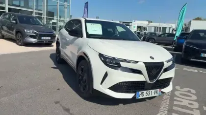 Photo 6 Alfa Romeo Junior  1.2 Ibrida 145 ch e-DCT6