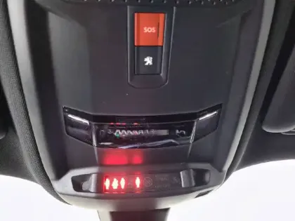 Photo 43 Peugeot 2008  Electrique 136 ch