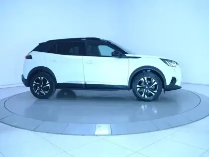 Photo 23 Peugeot 2008  Electrique 136 ch