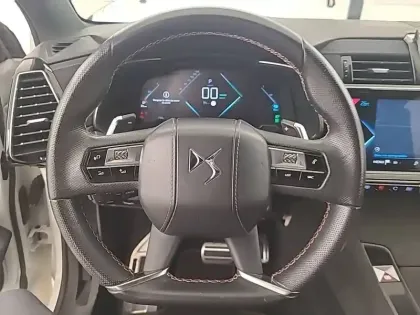 Photo 8 DS DS 7 DS7 Crossback Hybride E-Tense 300 EAT8 4x4