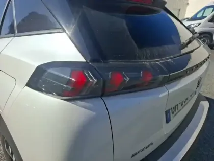 Photo 16 Peugeot 2008  PureTech 130 S&S EAT8