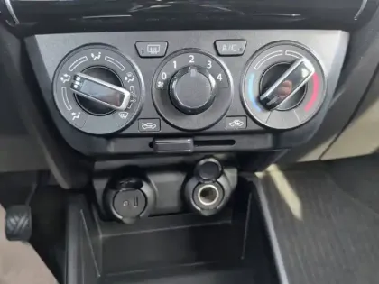Photo 18 Suzuki Swift  1.2 Dualjet Hybrid