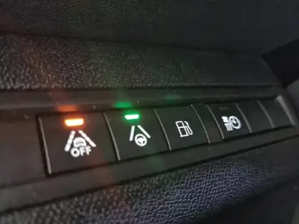 Photo 38 Peugeot 3008  Hybrid 225 e-EAT8