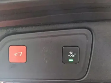 Photo 40 Peugeot 3008  Hybrid 225 e-EAT8