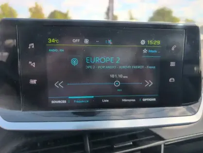 Photo 8 Peugeot 208  Electrique 50 kWh 136ch