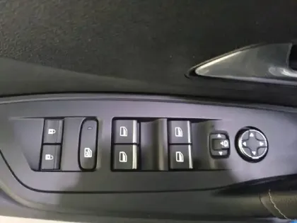 Photo 53 Peugeot 308  PHEV 225 e-EAT8