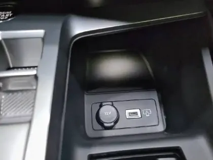 Photo 48 Peugeot 308  PHEV 225 e-EAT8