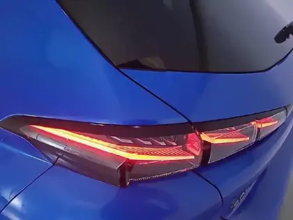 Photo 40 Peugeot 308  PHEV 225 e-EAT8