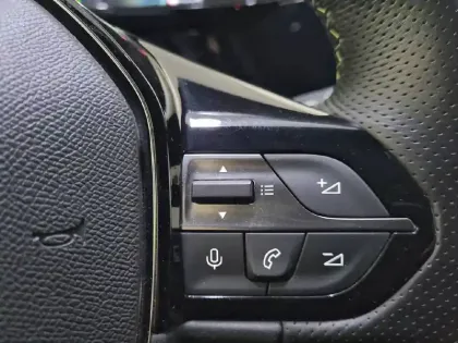 Photo 51 Peugeot 308  PHEV 225 e-EAT8