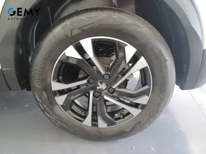 Photo 10 Peugeot 2008  PureTech 130 S&S EAT8