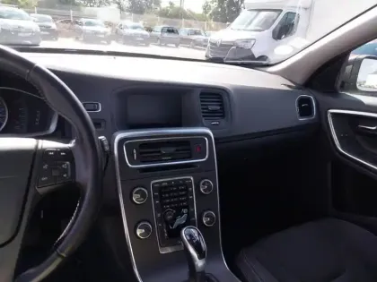 Photo 13 Volvo V60  D2 120 ch Stop&Start Geartronic 6