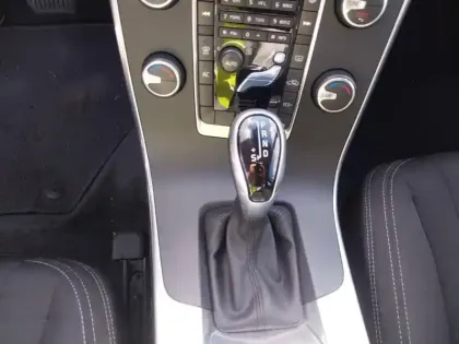 Photo 12 Volvo V60  D2 120 ch Stop&Start Geartronic 6
