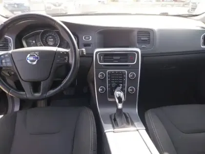 Photo 9 Volvo V60  D2 120 ch Stop&Start Geartronic 6