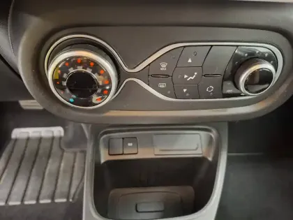 Photo 41 Renault Twingo  III Achat Intégral - 21