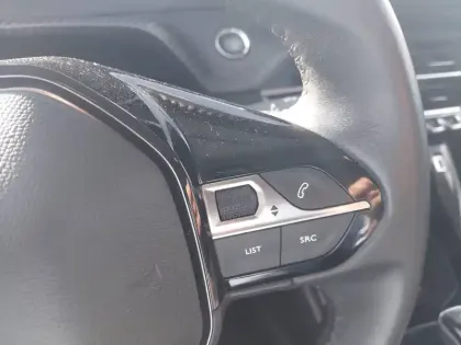 Photo 12 Peugeot 208  Electrique 50 kWh 136ch