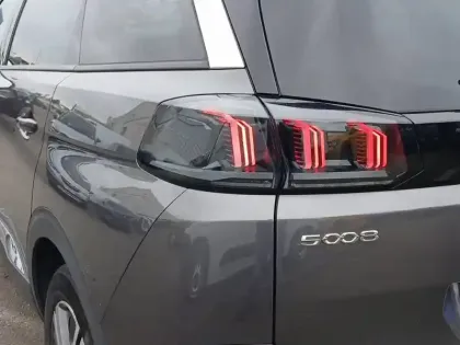 Photo 16 Peugeot 5008  BlueHDi 130ch S&S EAT8