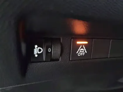 Photo 36 Peugeot 208  PureTech 100 S&S BVM6