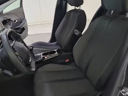 Photo 19 Peugeot 208  PureTech 100 S&S BVM6