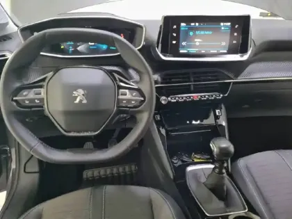 Photo 16 Peugeot 208  PureTech 100 S&S BVM6