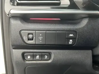 Photo 46 Kia Niro  1.6 GDi Hybride Rechargeable 141 ch DCT6