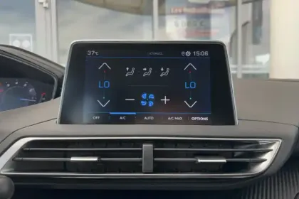 Photo 16 Peugeot 3008  Puretech 130ch S&S BVM6