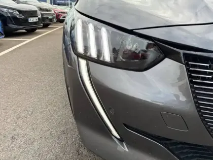 Photo 35 Peugeot 208  PureTech 100 S&S BVM6