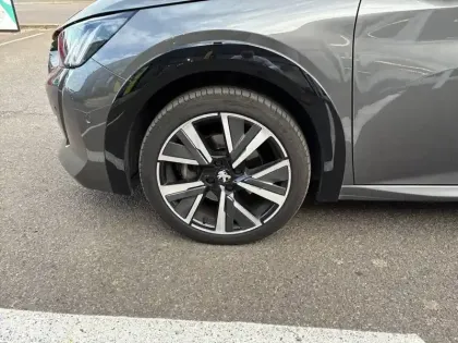 Photo 32 Peugeot 208  PureTech 100 S&S BVM6
