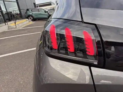 Photo 36 Peugeot 208  PureTech 100 S&S BVM6
