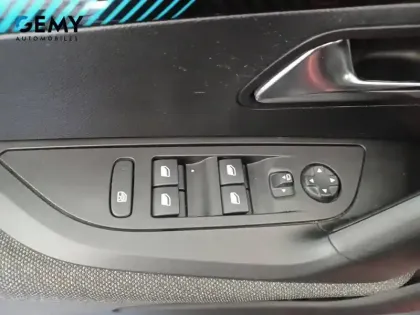 Photo 11 Peugeot 2008  Electrique 136 ch