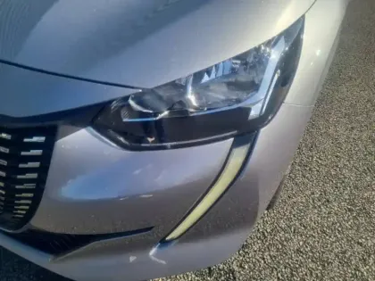 Photo 15 Peugeot 208  PureTech 75 S&S BVM5