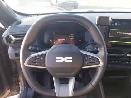 Photo 10 Dacia Duster  Hybrid 140
