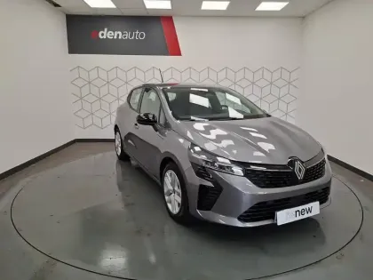 Photo 8 Renault Clio  E-Tech full hybrid 145 ch GSR2