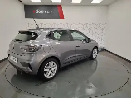 Photo 11 Renault Clio  E-Tech full hybrid 145 ch GSR2