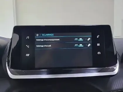 Photo 30 Peugeot 2008  PureTech 100 S&S BVM6