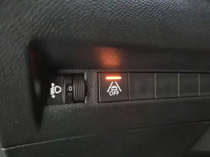 Photo 35 Peugeot 2008  PureTech 100 S&S BVM6