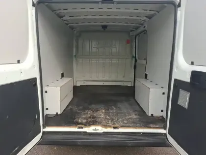 Photo 8 Peugeot Boxer  TOLE 333 L1H1 BLUEHDI 120 S&S