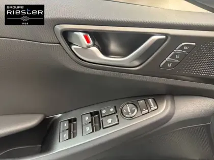 Photo 13 Hyundai Ioniq  Hybrid 141 ch