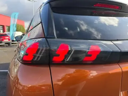 Photo 16 Peugeot 2008  PureTech 130 S&S EAT8
