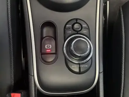 Photo 28 Mini Mini Countryman 125 - 95 ch ALL4 BVA6