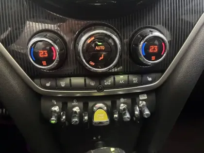 Photo 30 Mini Mini Countryman 125 - 95 ch ALL4 BVA6