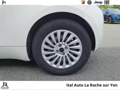 Photo 10 Fiat 500  e 95ch Action