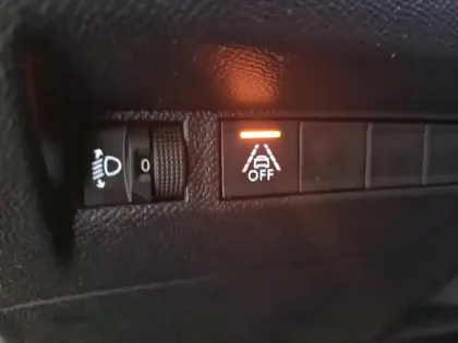 Photo 64 Peugeot 208  PureTech 75 S&S BVM5