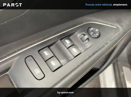 Photo 35 Peugeot 3008 Hybrid4 300 e-EAT8 GT