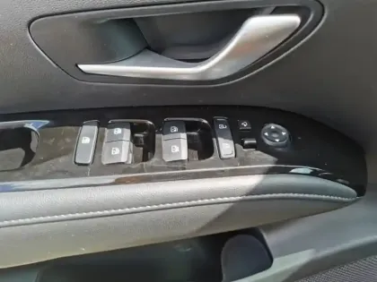 Photo 13 Hyundai Tucson Creative Hybrid 2WD 1.6 T-GDI 