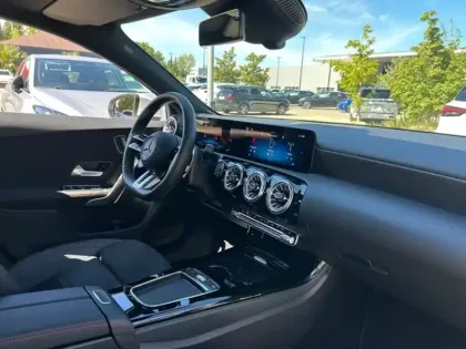 Photo 14 Mercedes Classe A Mercedes-AMG A 35 4MATIC